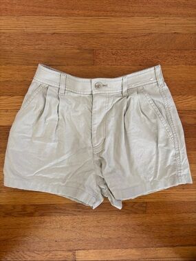 Uniqlo Light Beige Pleated Cotton Women's Shorts